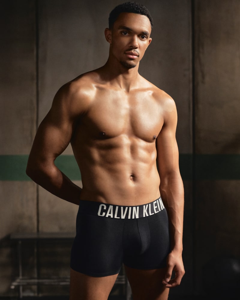 CALVIN KLEIN: TURN IT UP. 